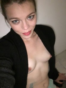 Salope attend sa sodomie pour l'après midi