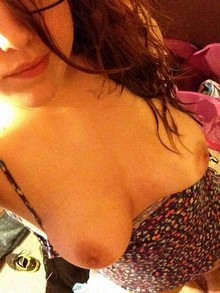 Salope cherche un homme discret sur Vaucluse pour une fellation et plus