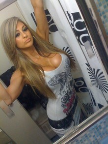 Garce cherche un mec pas trop moche sur Vaucluse pour une rencontre libertine