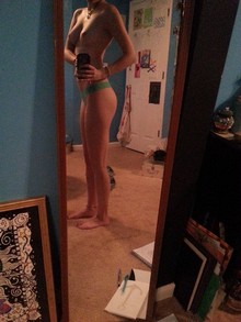 Femme dépravée veut sucer un reubeu bien musclé à Avignon