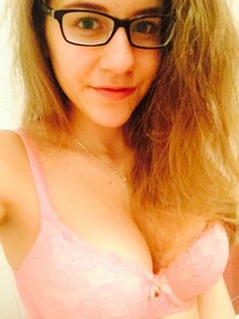 Femme qui adore la baise gratuite