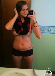 Soumise cherche un homme TTBM sur Vaucluse pour une fellation et plus