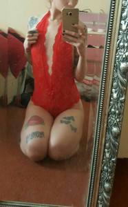 Jeune coquine de Avignon qui adore se faire prendre en levrette