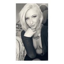 Salope cherche un mec pas trop moche à Avignon pour une fellation et plus