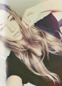 Belle infdèle cherche un mec dominant à Avignon