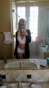 Jolie femme veut trouver des mecs endurants à sucer à Avignon