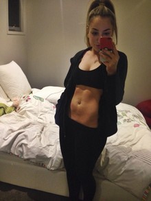 Belle coquine veut des queues très épaisses à glisser dans la chatte à Avignon