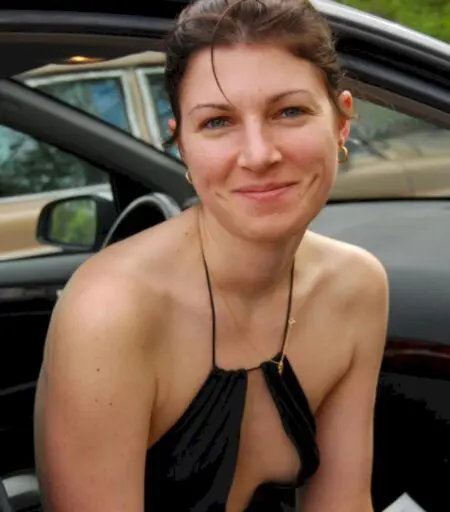 Nana en manque qui suce à Avignon